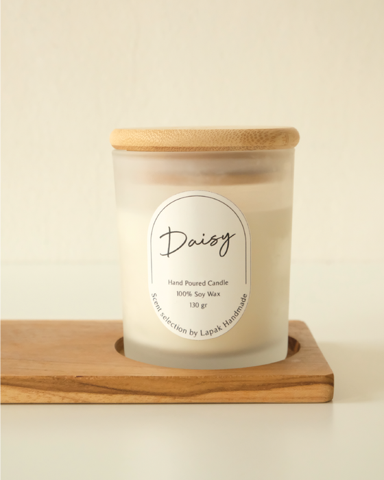 Home Scented Candle in Daisy