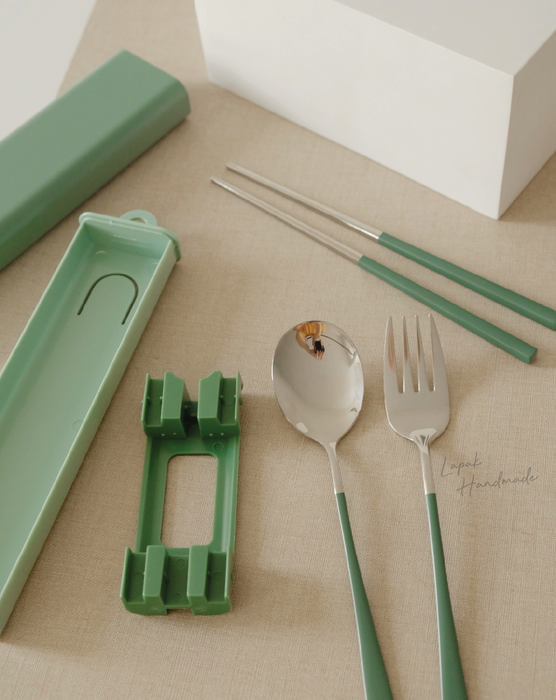 Haru Cutlery Set in Moss Green