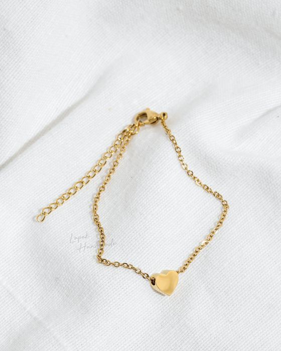 Mini Heart Bracelet in Gold